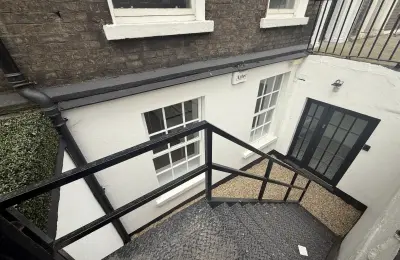 120-123 Baggot Street Lower - Office LG01