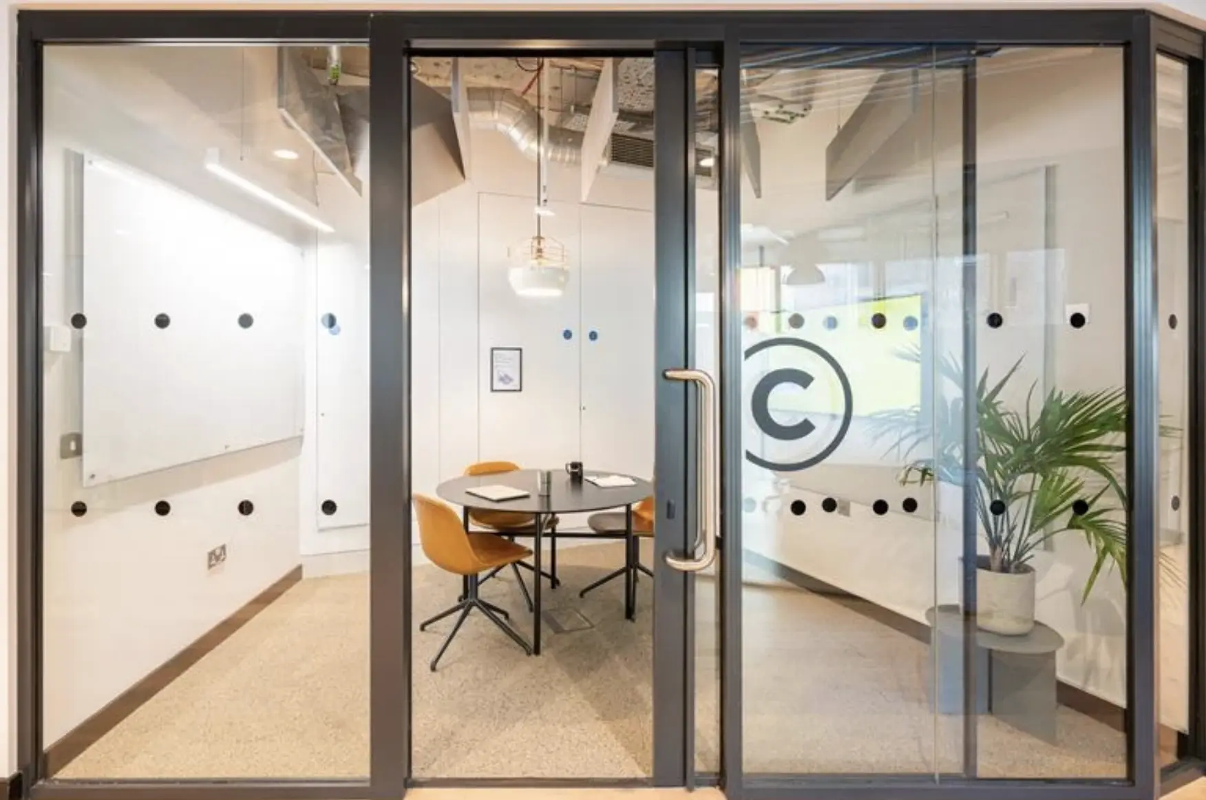 5 Harcourt Road - Office 03-101
